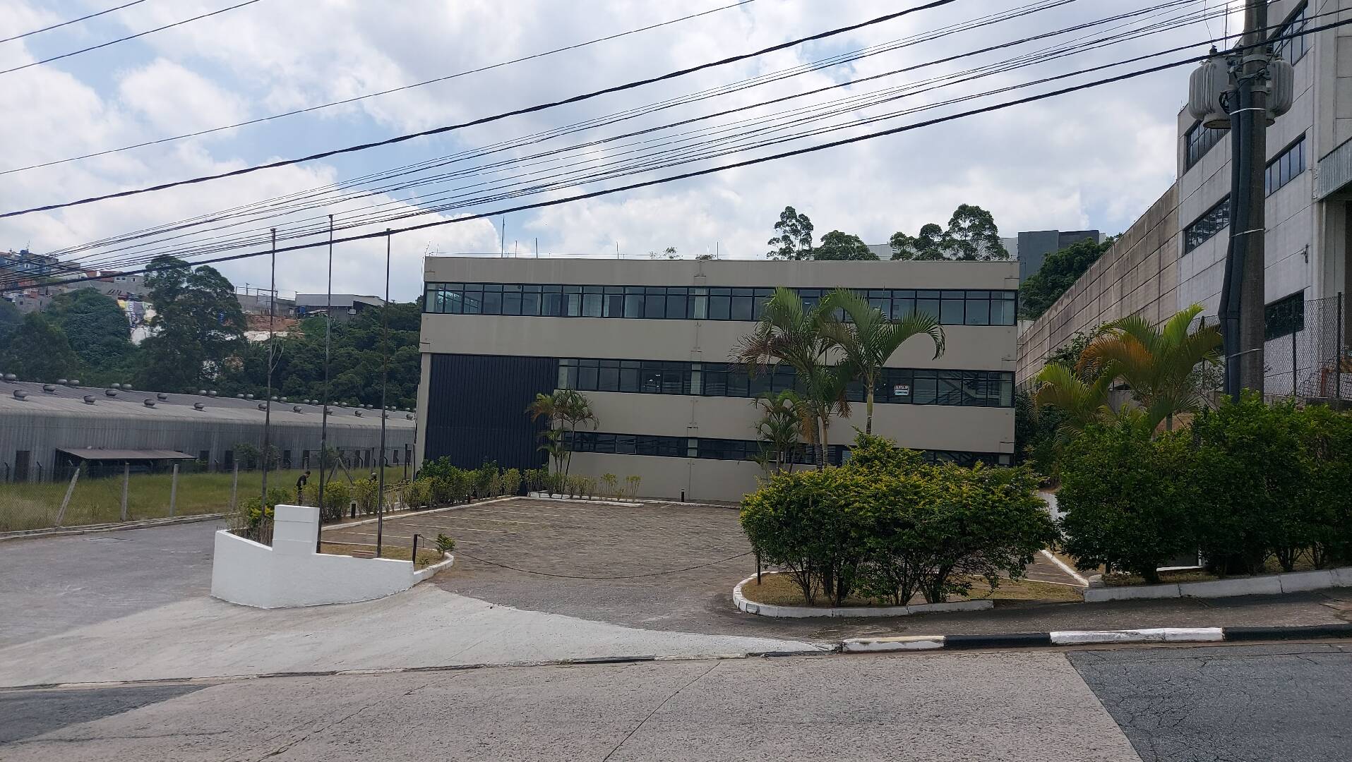 #871 - Galpão para Locação em Jandira - SP